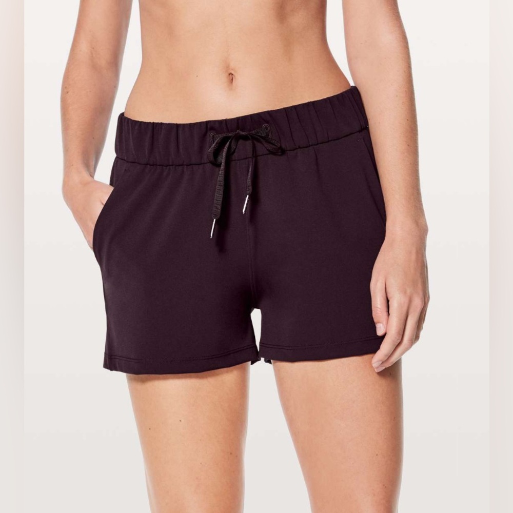 Lululemon On The Fly Short *2.5"